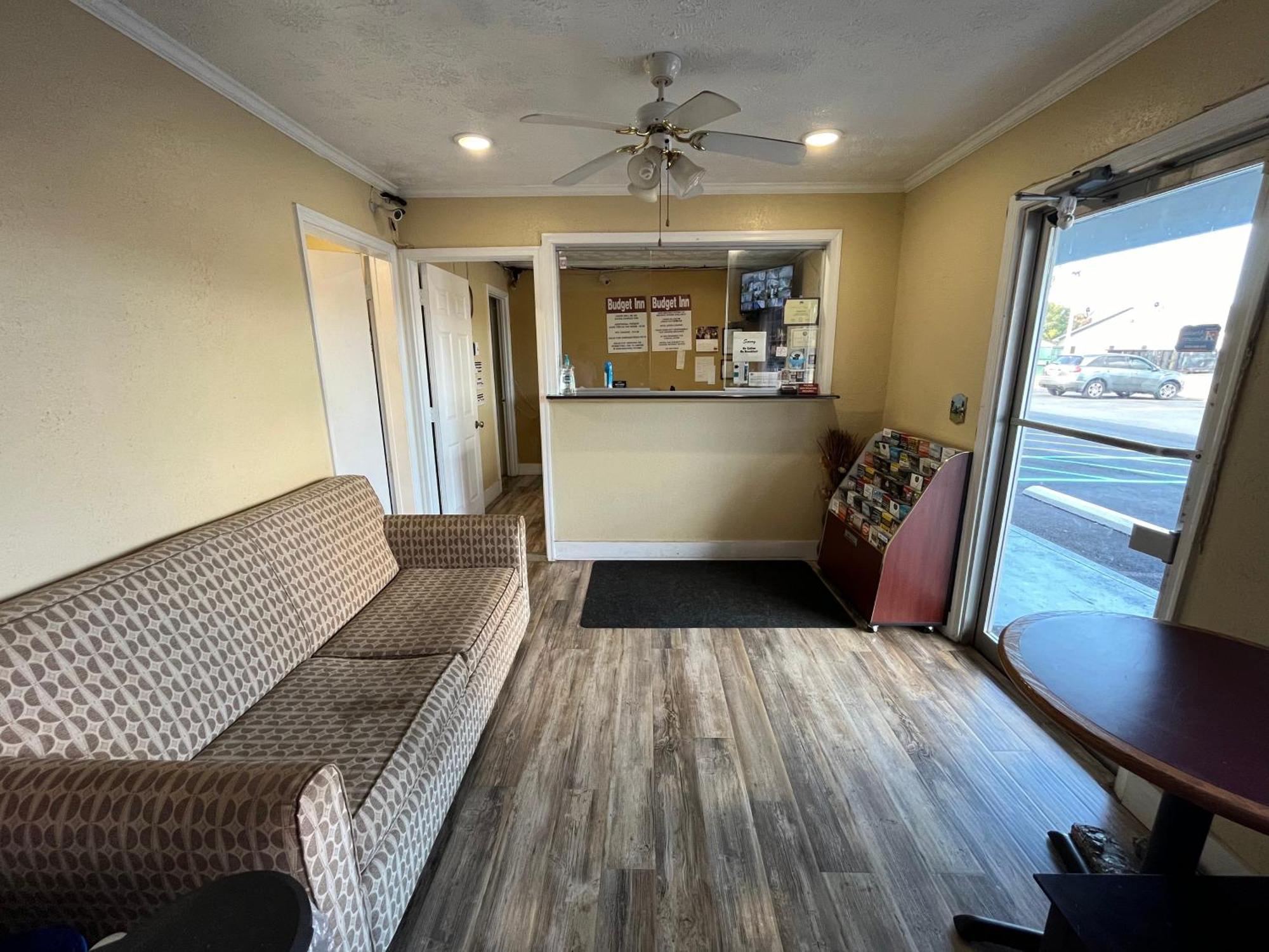 Budget Inn By Oyo Nassawadox Hwy 13 Exterior photo